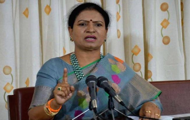  Bjp Leader Dk Aruna Is Counter To Ktr-TeluguStop.com