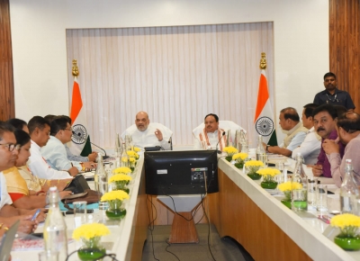 Assam: Shah Meets Officials, Discusses Flood-related Issues Assam: Shah Meets Officials, Discusses Flood-related Issues-TeluguStop.com