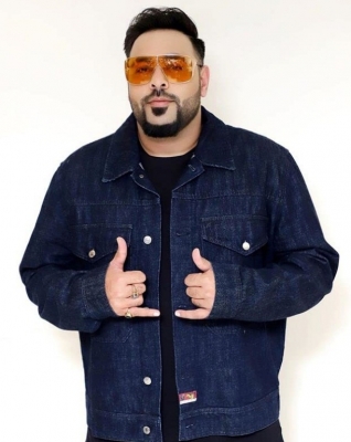  Badshah Left In Awe Of 'hustle 2.0' Contestant, Cleans Stage For Him-TeluguStop.com