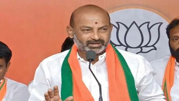  Bandi Sanjay Questions To Cm Kcr-TeluguStop.com