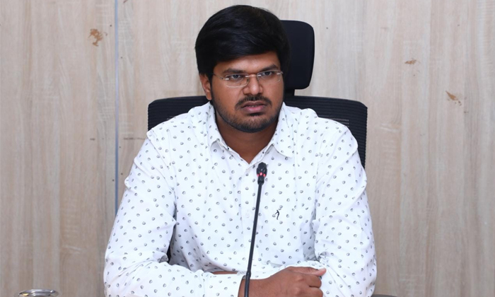  Collector Vp Gautam Instructions To Officers For Conducting Group 1 Exams, Colle-TeluguStop.com