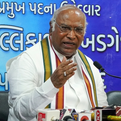  Cong Presidential Poll: Kharge Seeks Support Of Party Delegates From Guj-TeluguStop.com