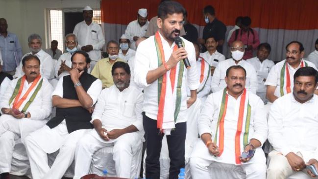  Meeting Of Congress Leaders At Aicc Secretary's Residence-TeluguStop.com