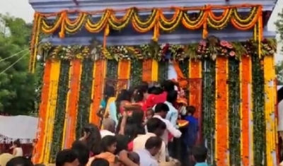  Crowds Throng Jharkhand's Devi Peeths As State Celebrates 16-day Navratri-TeluguStop.com