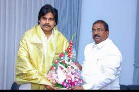  Bjp Chief Somu Veerraju Met With Pawan Kalyan-TeluguStop.com