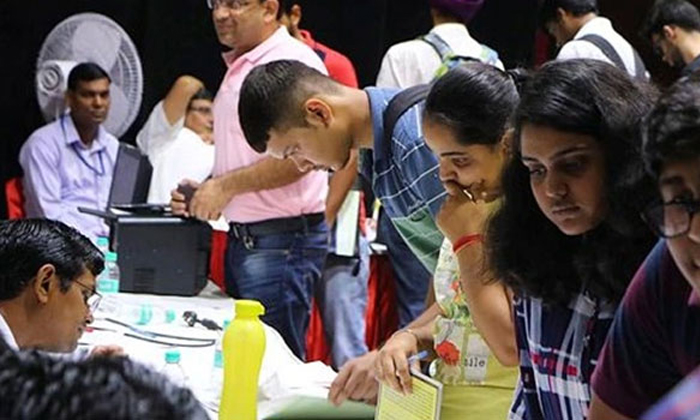 Telugu Apcm, Cm Kcr, Corona, Dasoju Sravan, Dav School, Komatirajagopal, Komativ