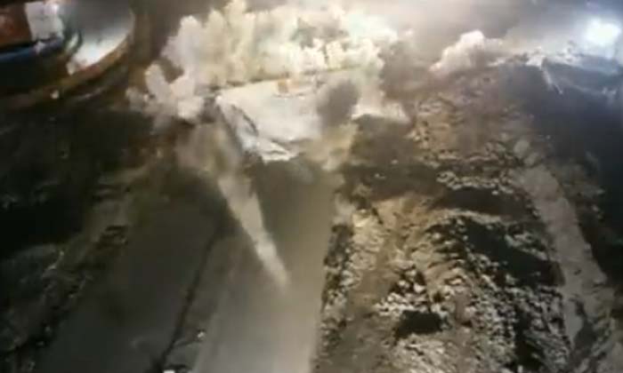  Chandni Chowk Bridge In Pune Was Demolished By An Engineering Firm , Video Goes-TeluguStop.com