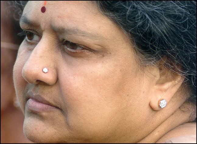 Mgr's Relatives Who Gave Shok To Sasikala....! Mgr's Relatives Who Gave Shok To Sasikala....!-TeluguStop.com