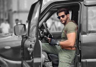 Karanvir Bohra Admires 'aashiqana' Director Gul Khan For How She Styles Her Char Karanvir Bohra Admires 'aashiqana' Director Gul Khan For How She Styles Her Char-TeluguStop.com