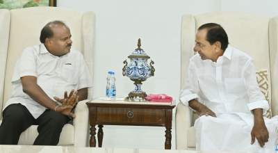  Kcr To Support Jd-s In Karnataka Assembly Elections: Kumaraswamy-TeluguStop.com