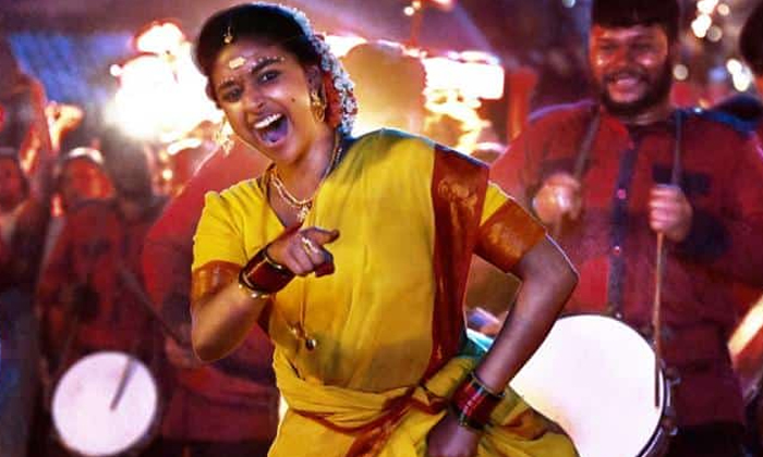  Keerthy Suresh Fans Unhappy With Dasara Poster , Keerthy Suresh, Dasara, Flim Ne-TeluguStop.com