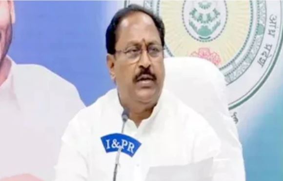  Ycp Ministers Condemned Pawan's Comments On Kapus-TeluguStop.com