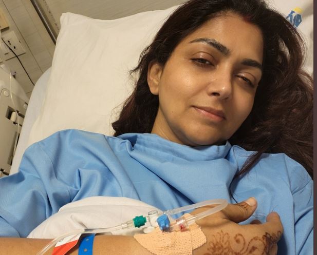  Actress Khushbu Sundar In The Hospital..!-TeluguStop.com