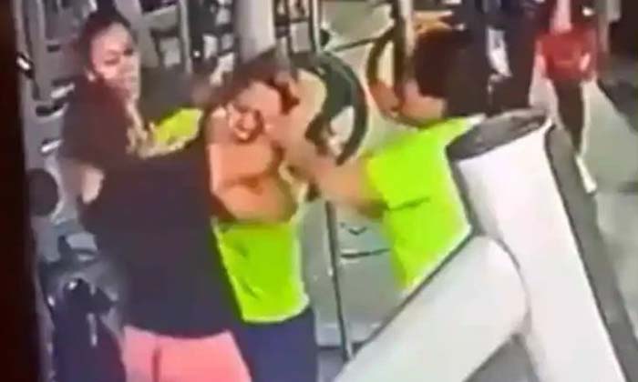  Women Who Fought By Holding Their Hair In The Gym Because The Video Went Viral ,-TeluguStop.com