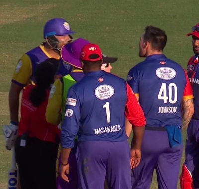  Llc 2022: Yusuf Pathan, Mitchell Johnson Engage In Ugly Fight; Aussie Pacer Like-TeluguStop.com