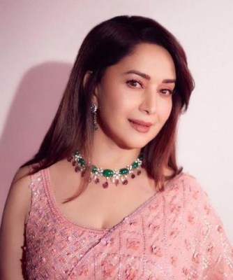  Madhuri Dixit: Era Of Boxing People And Characters Is Over-TeluguStop.com