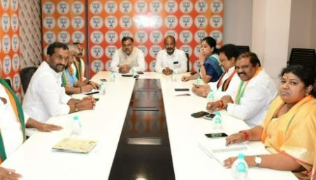  Telangana Bjp Officials Meeting Today-TeluguStop.com