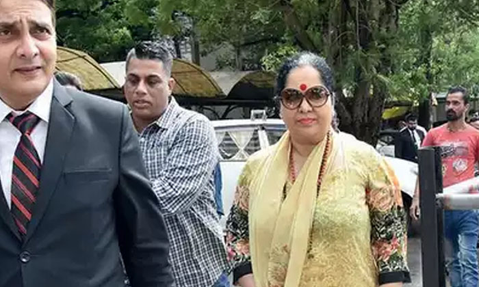 Telugu Bollywood, Mother, Shilpa Shetty, Shiva Yan, Sunanda Shetty, Surendra-Lat