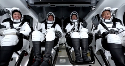  Musk's Spacex Sends Fresh Batch Of Astronauts To Iss-TeluguStop.com