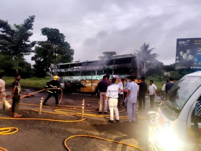  Nashik Bus Tragedy Toll Climbs To 12; Prez, Pm Express Grief (ld)-TeluguStop.com