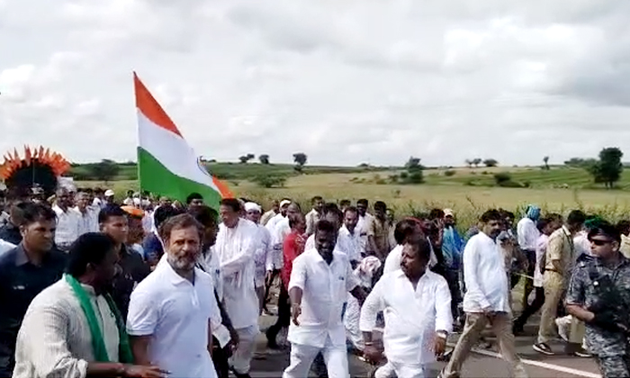  Rahul Gandhi Bharat Jodo Yatra Enters Andhra Pradesh, Rahul Gandhi ,bharat Jodo-TeluguStop.com