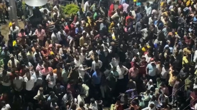 Violence In Gujarat's Navsari After Attack On Cong Mla Violence In Gujarat's Navsari After Attack On Cong Mla-TeluguStop.com