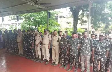  Second Day Forest Staff Agitation In Telangana-TeluguStop.com