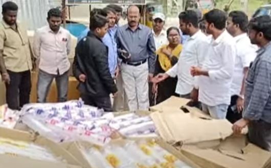  Sri Satyasai District Clamp Down On Plastic Stocks-TeluguStop.com