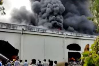  A Huge Fire Broke Out In Muppavaram Of Eluru District-TeluguStop.com