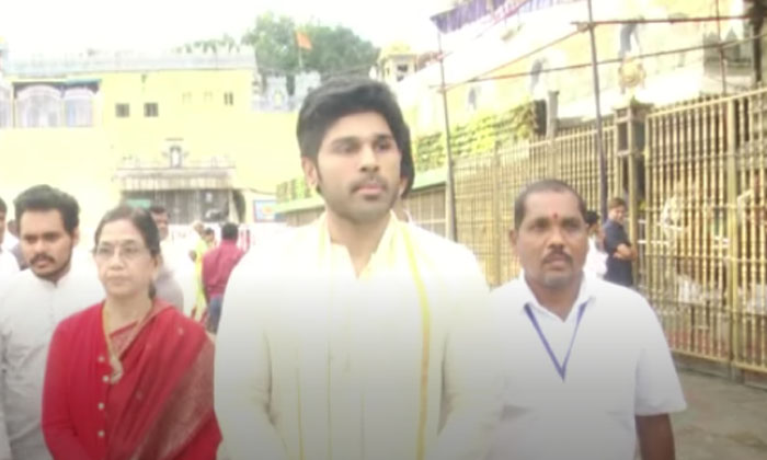  Film Actor Allu Sirish Visited Tirumala Tirupathi , Allu Sirish ,tirumala, Tolly-TeluguStop.com