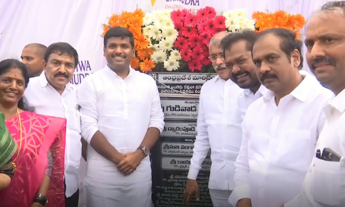  Gudivada Amarnath Laid The Foundation Stone For Kakinada Port Development And E-TeluguStop.com