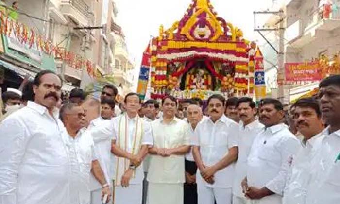  How Was The Chariotsavam Of Venu Gopalaswamy Of Puttaparthi , Venu Gopalaswamy-TeluguStop.com