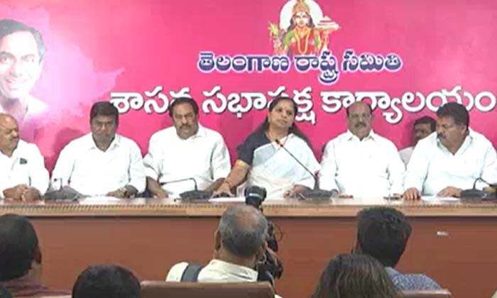  Cm Is Talking Like He Likes Kcr...kalva Kuntla Kavitha,cm Kcr , Arvind , Nizam-TeluguStop.com