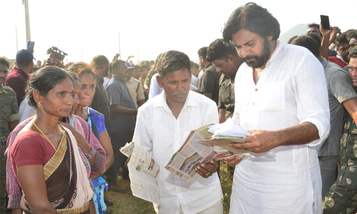  Pawan Kalyan Sensational Comments In Vijayanagaram Tour Details, Janasena, Pawan-TeluguStop.com