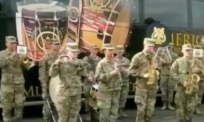  American Army Band Playing Indian National Anthem , Video Goes Viral, Prime Mini-TeluguStop.com