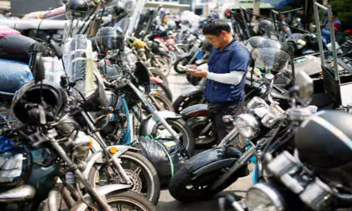  People Are Interested In Buying Second Hand Bikes And Cars Huge Sales Second Han-TeluguStop.com