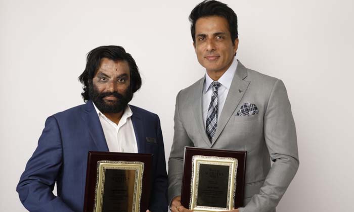  Real Hero Sonu Sood Who Received The Nation Pride Award , Sonu Sood , Bollywood-TeluguStop.com