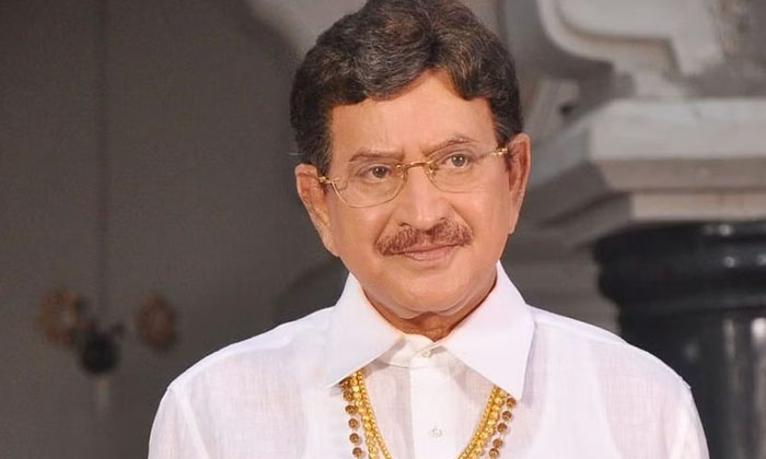  Last Picture Of Superstar Krishna With Mahesh Babu Goes Viral, Krishna, Super St-TeluguStop.com