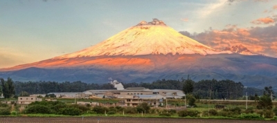  Ecuador Volcano Registers New Activity With Gas Emissions, Ash Fall-TeluguStop.com