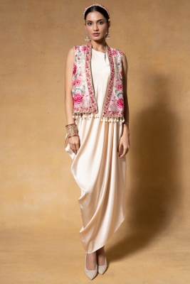  Ensemble X Tarun Tahiliani-TeluguStop.com