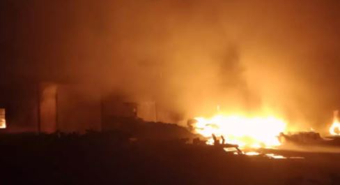  Fire Accident In Anakapalli Vegetable Market-TeluguStop.com