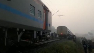  Ganga-gomti Engine Separates From Bogies In Up's Prayagraj-TeluguStop.com