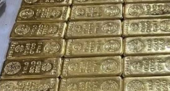  Heavy Gold Seizure At Mumbai Airport-TeluguStop.com