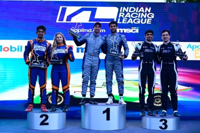  Indian Racing League: Hyderabad Black Birds Dominate 2nd-weekend Races-TeluguStop.com
