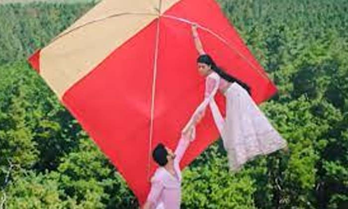  Funny Kite Flying Scene From Hindi Tv Serial Is Viral In Social Media ,kite Flyi-TeluguStop.com