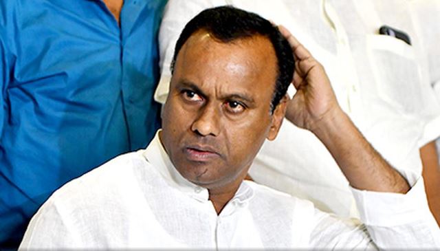 Ec Orders On Transactions Of Komatireddy Rajagopal Reddy Ec Orders On Transactions Of Komatireddy Rajagopal Reddy-TeluguStop.com