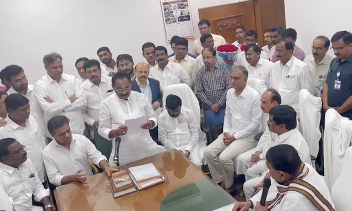  Kusukuntla Prabhakar Reddy Takes Oath As Munugode Mla, Kusukuntla Prabhakar Redd-TeluguStop.com