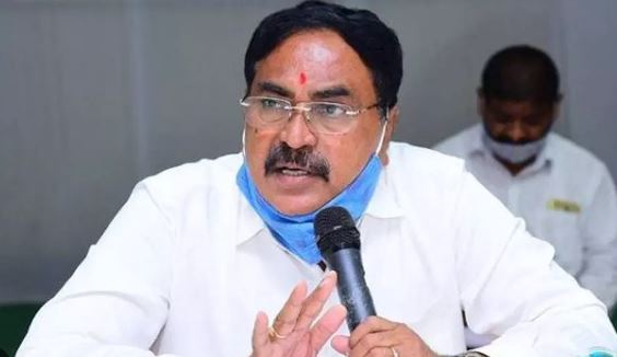  Telangana Minister Errabelli Hot Comments-TeluguStop.com