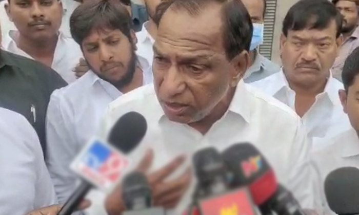  Minister Mallareddy Son Mahender Reddy Gets Ill Amid It Raids Details, Minister-TeluguStop.com