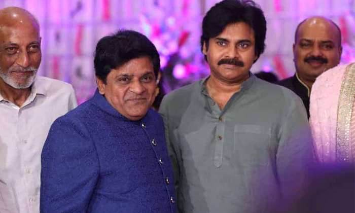 Pawan Kalyan Fans Trolls On Ali Details, Ali , Janasena, Pawan Kalyan, Ysrcp, Al Pawan Kalyan Fans Trolls On Ali Details, Ali , Janasena, Pawan Kalyan, Ysrcp, Al-TeluguStop.com